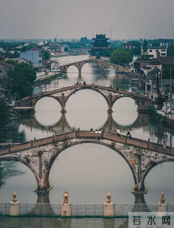 大学生赚1万多奖自己中国游