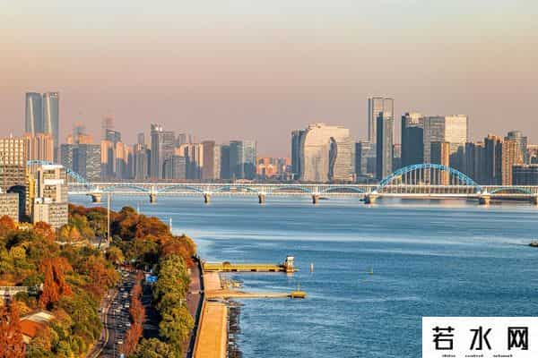 杭州、南京、济南，东部三省会，谁是综合实力第一名？