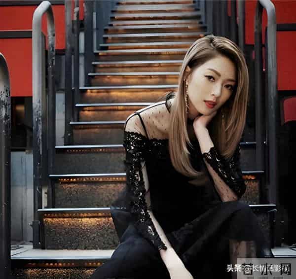 女子晒与小17岁男友成长轨迹