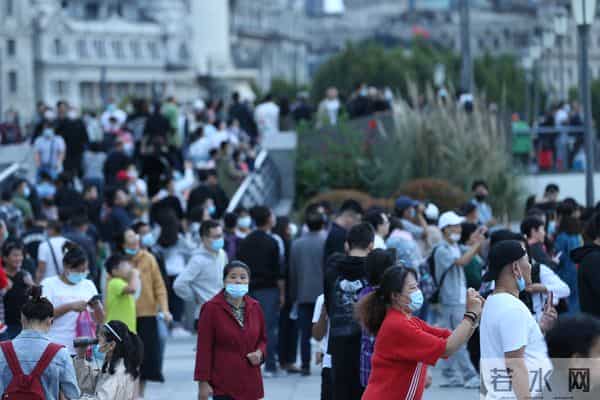 假期人山人海-外滩放眼望去人人人