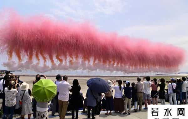 始祖鸟喜马拉雅放烟花,演变为一场价值125亿港元的品牌公关了