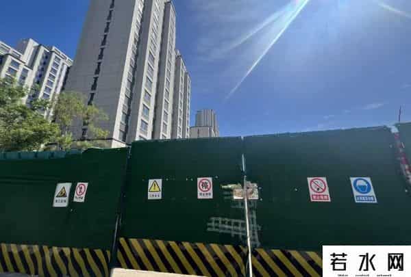 说好的规划道路，“现在里面还是废墟……”