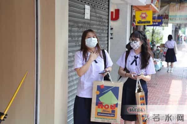 旅游警示-乱穿泰国校服会被罚款