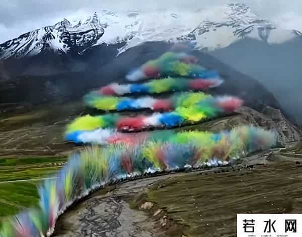 始祖鸟“炸山”登热搜，安踏股价暴跌：企业财税风险被推上台面