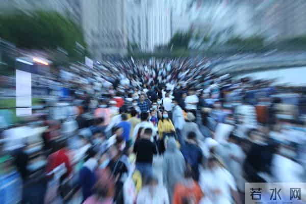 假期人山人海-外滩放眼望去人人人