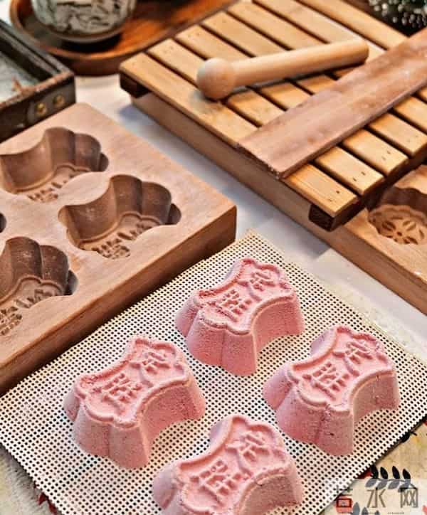 大学生赚1万多奖自己中国游