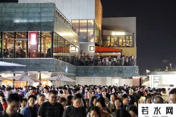 探徐汇｜徐汇“申夜深折”消费券首轮开抢，西岸梦中心夜经济热度攀升