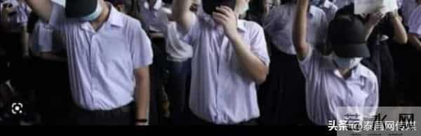 旅游警示-乱穿泰国校服会被罚款