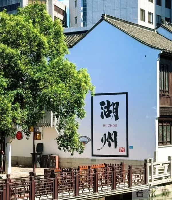 大学生赚1万多奖自己中国游