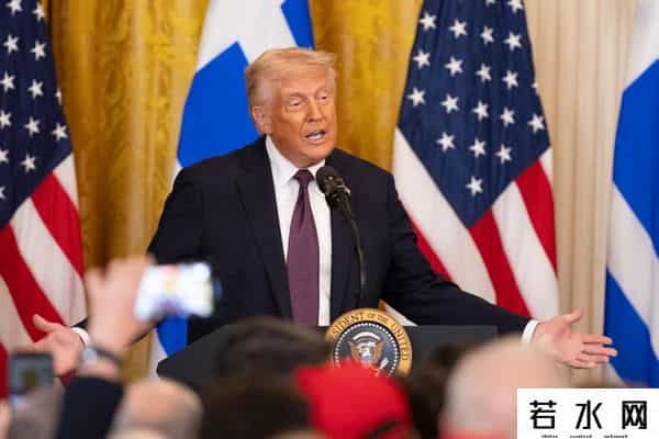 特朗普挥舞关税大棒！重卡加税25%，是护国还是自困？