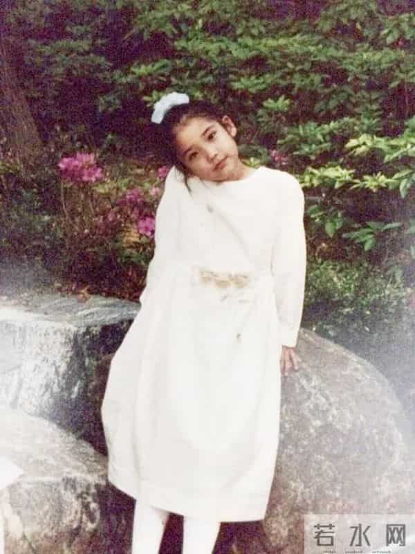 金钟铉自爆债务缠身,顶流女星：年入300亿，苦尽甘来后