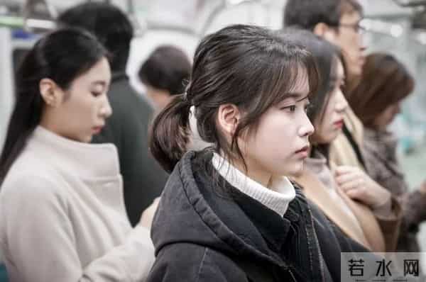 金钟铉自爆债务缠身,顶流女星：年入300亿，苦尽甘来后