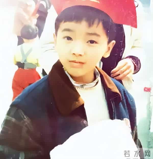 华晨宇透露妈妈因癌症去世,华晨宇妈妈周忆：儿子被骂很心痛，离世前最大心愿是儿子婚姻幸福