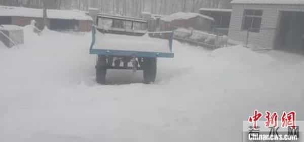 内蒙古特大暴雪-学校停课机场关闭,内蒙古通辽遭遇特大暴雪：学校停课 机场关闭