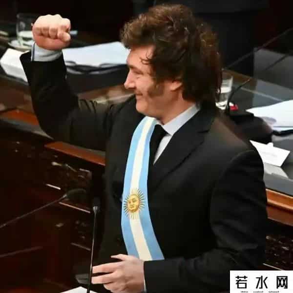 中方连续两天出手，130万吨大豆运往中国，气急的特朗普又出手了