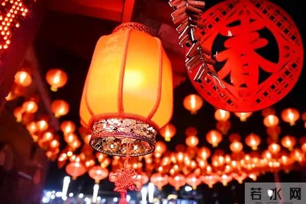 2011年黄历,洋媳妇嫁到中国，很不能理解：为什么中国结婚还要选日子？