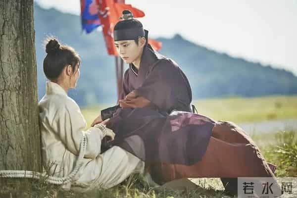 金钟铉自爆债务缠身,顶流女星：年入300亿，苦尽甘来后