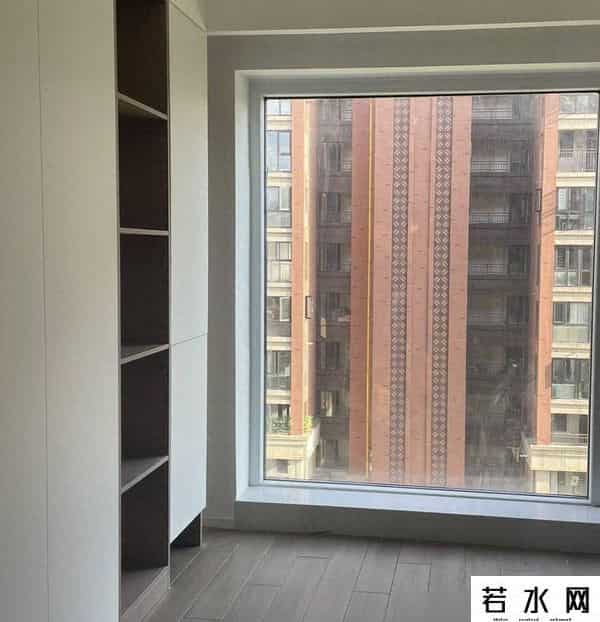 同一个楼盘，我要买西户，父母却执意东户，内行人给出了答案！