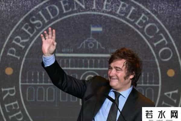 中方连续两天出手，130万吨大豆运往中国，气急的特朗普又出手了
