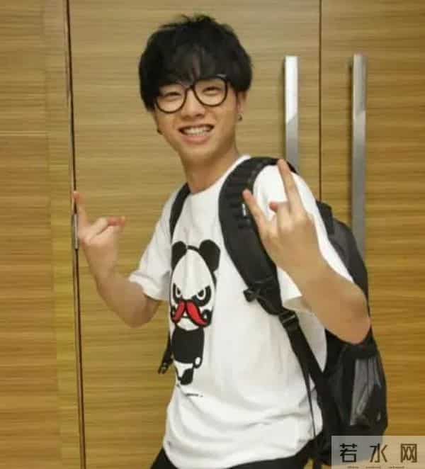 华晨宇透露妈妈因癌症去世,华晨宇妈妈周忆：儿子被骂很心痛，离世前最大心愿是儿子婚姻幸福