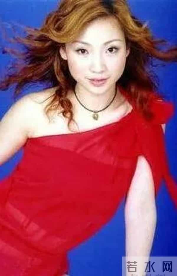 柳岩整形前后对比