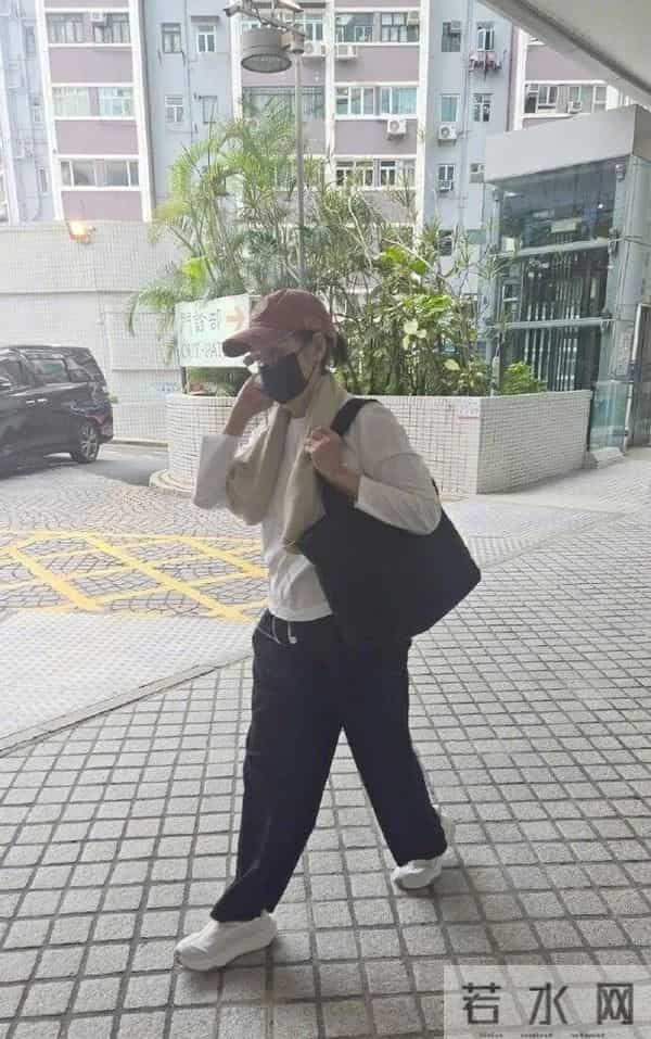 tvb颁奖礼艺人戴透明口罩