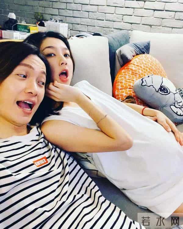 林采薇:39岁男星喜得爱子!晒一家三口合照喜笑颜开,全程陪产激动落泪