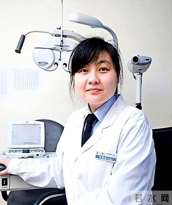 李文亮老婆：“新冠吹哨人”李文亮离世后，他的妻子付雪洁，如今生活过的怎样