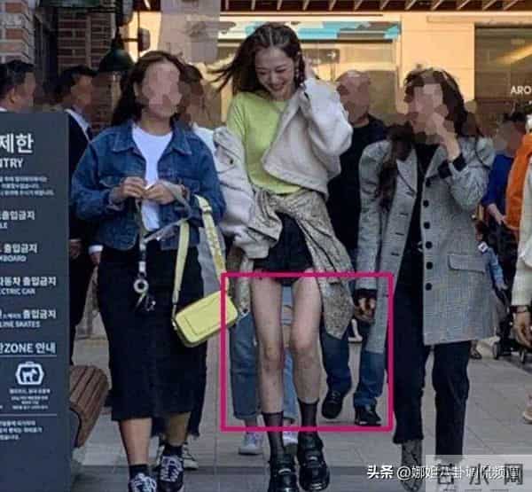 韩素希晒绘画作品被担心精神状态