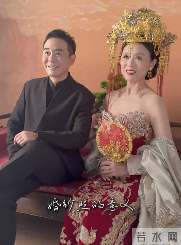 凤冠霞帔婚纱照