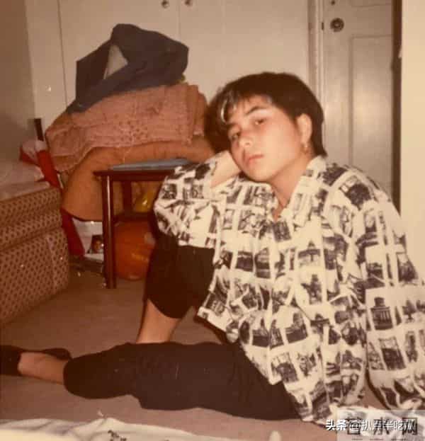 月事妹是谁:何超莲否认婚变 - “豪门赘婿”不好当,感情混杂利益,狗血一地?