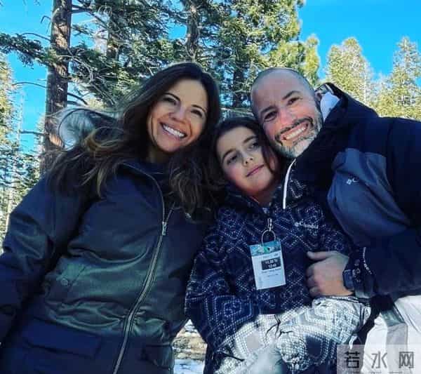 西协美智子：63岁西协美智子离婚！25年前嫁洋老公生混血儿，前夫已另娶他人