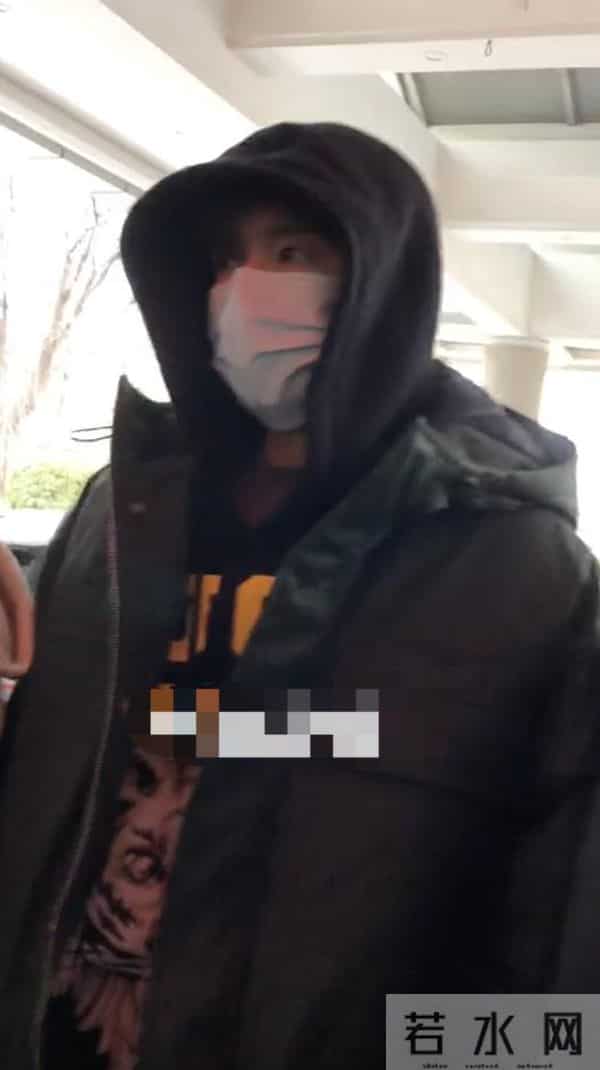 陈坤春晚：央视春晚首次大联排！刘欢满头白发，刘涛提万元包，陈坤穿拖鞋