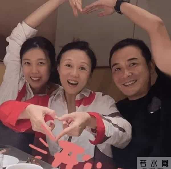 凤冠霞帔婚纱照