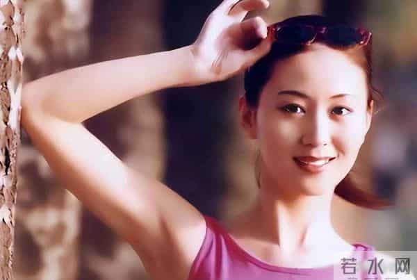 张筱人体:49岁仍单身!因为“全裸写真”遭全网唾骂,如今她活成了这样!