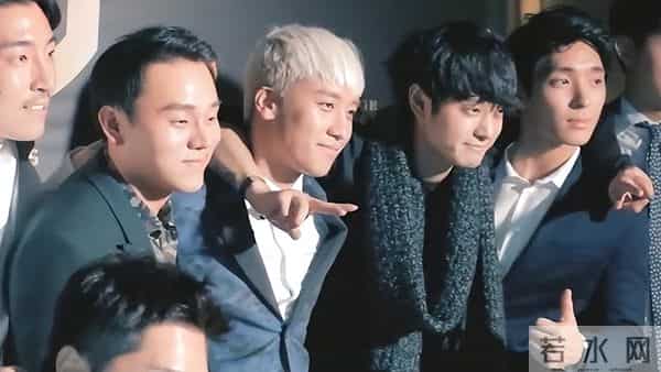 朴寒星吧：太惨！韩美女明星疑被丈夫泄露私密视频，竟遭网暴辱骂至退圈