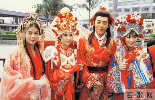 何美钿八卦：何美钿潮州农村老家庆生，童颜不复从前，小师妹息影后感情成谜