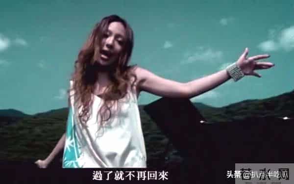 阿沁：阿沁被踢出飞儿，网友：天道好轮回？前主唱詹雯婷才是最大受害者