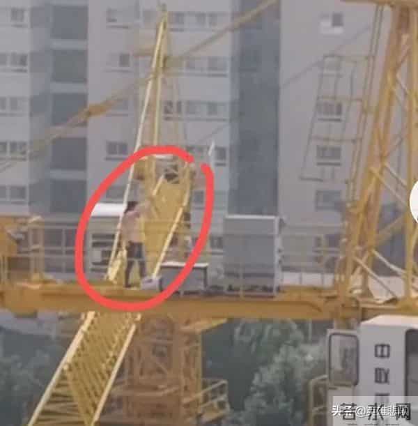 塔吊小邱妹怎么死的