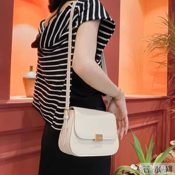 天美意官网：重磅来袭，【天美意】女包，买一送一个，到手两个包包