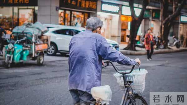 为了卖掉房子 她做了半年中介