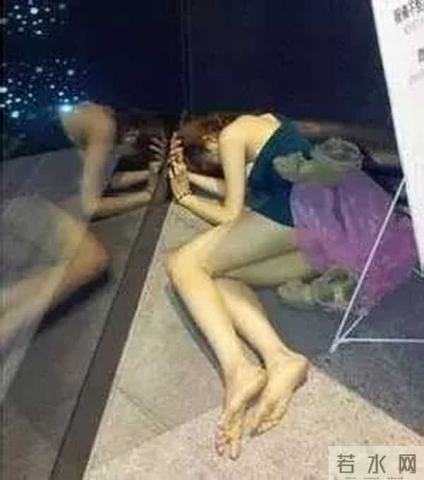 南宁捡尸门:你不知道,每天晚上有多少男人在酒吧门口等着“捡尸”…