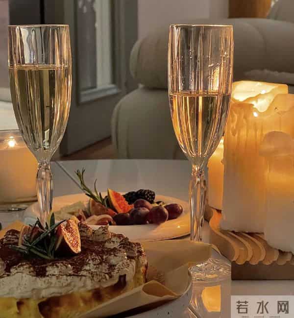 隋雨蒙多大:41岁李光洁晒照庆生,与小12岁娇妻贴面亲密自拍,女方高颜值吸睛