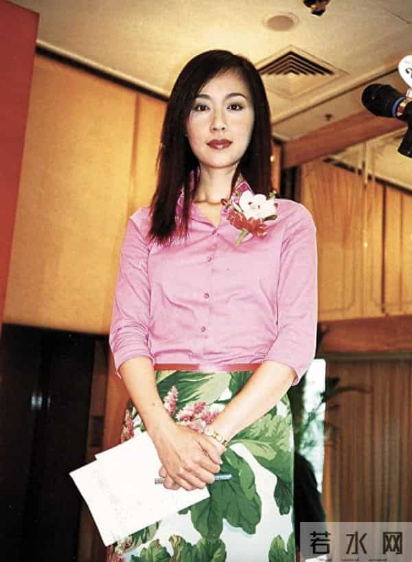 顾纪筠儿子：顾纪筠庆祝63岁生日，同框大9岁丈夫站姿优雅，二婚22年仍很恩爱