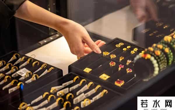 越南贸易商称黄金改革将助力越南盾，并缩小价格差距