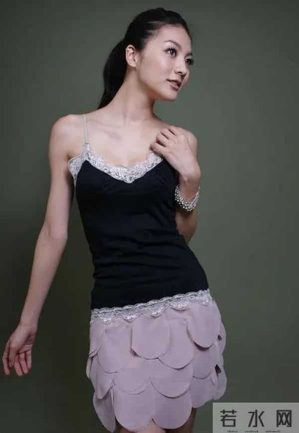 吴亚 馨：“模特女神”吴亚馨