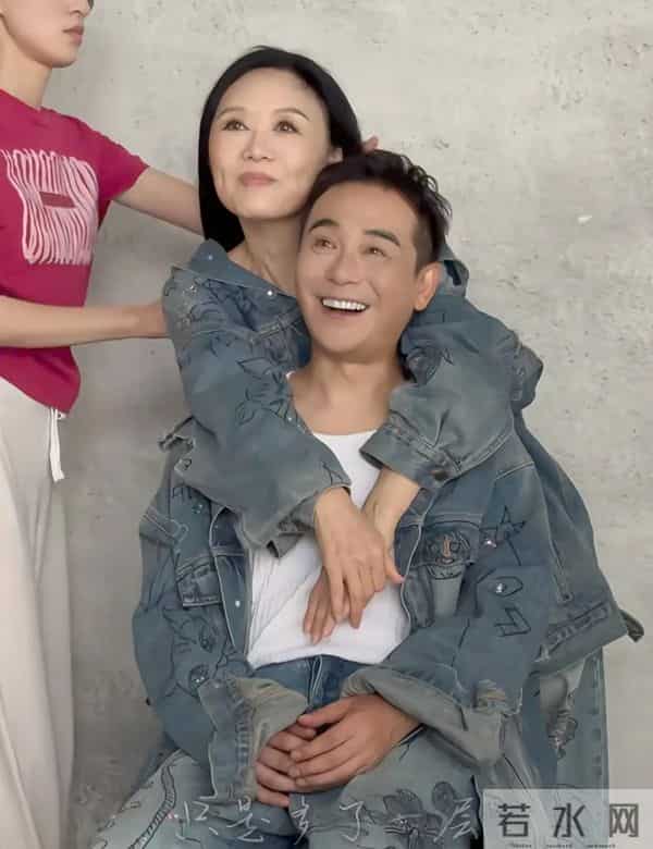 凤冠霞帔婚纱照