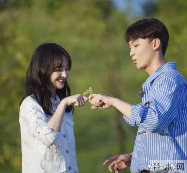 郑爽超话:郑爽与肖战的超话正式关闭!女方或将退圈,铁粉群仅剩下10人