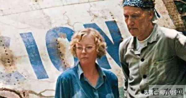 德国空难：空难惊魂：17岁德国少女千米高空坠落生还，汽油清洗伤口扯出蛆虫