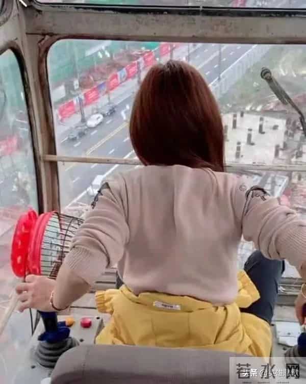 塔吊小邱妹怎么死的